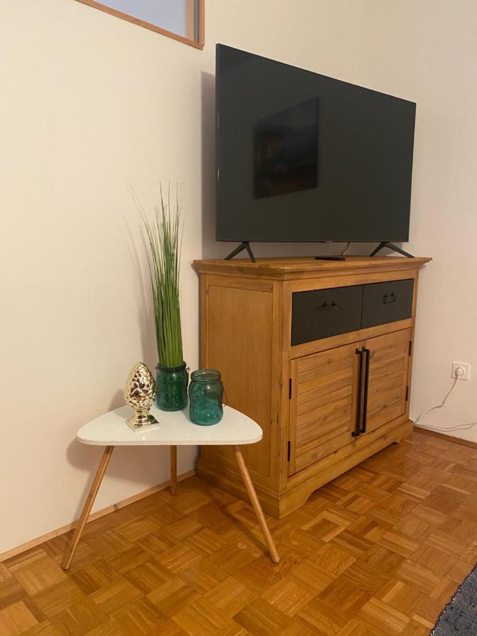 Apartment Privlaka Direkt Am Strand Mit Klima Und Neuem Badezimmer Haustiere Sind Willkommen Exterior foto