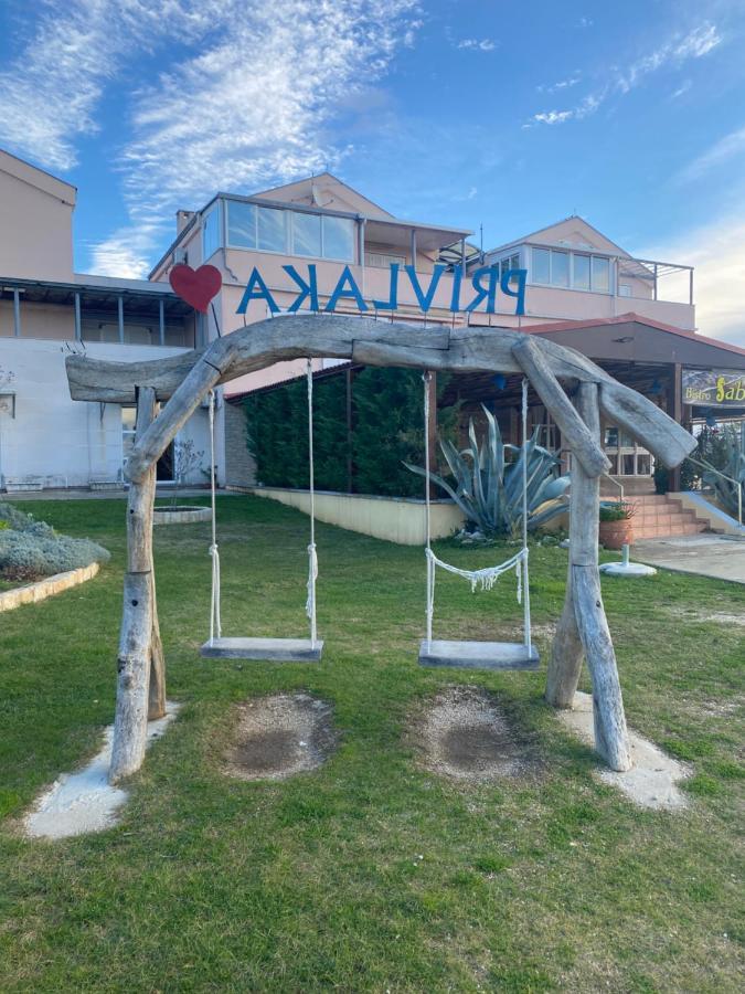 Apartment Privlaka Direkt Am Strand Mit Klima Und Neuem Badezimmer Haustiere Sind Willkommen Exterior foto
