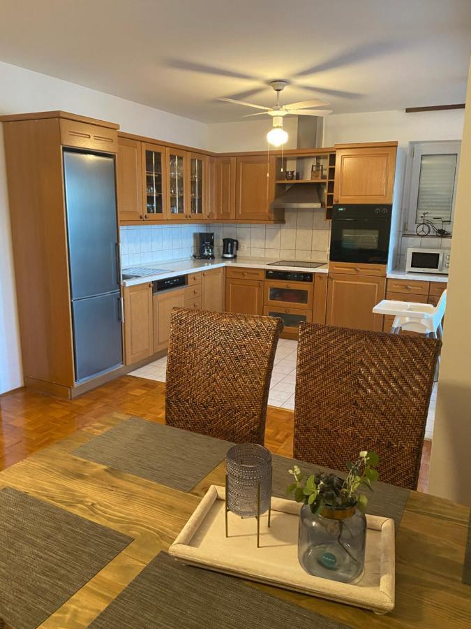 Apartment Privlaka Direkt Am Strand Mit Klima Und Neuem Badezimmer Haustiere Sind Willkommen Exterior foto