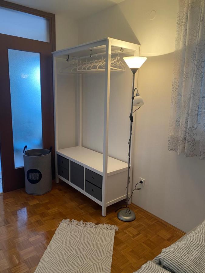 Apartment Privlaka Direkt Am Strand Mit Klima Und Neuem Badezimmer Haustiere Sind Willkommen Exterior foto