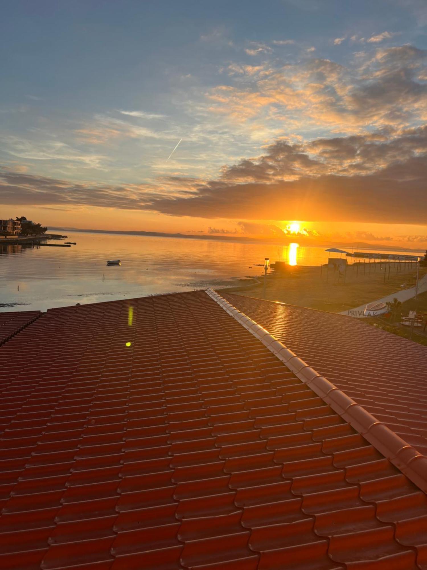 Apartment Privlaka Direkt Am Strand Mit Klima Und Neuem Badezimmer Haustiere Sind Willkommen Exterior foto